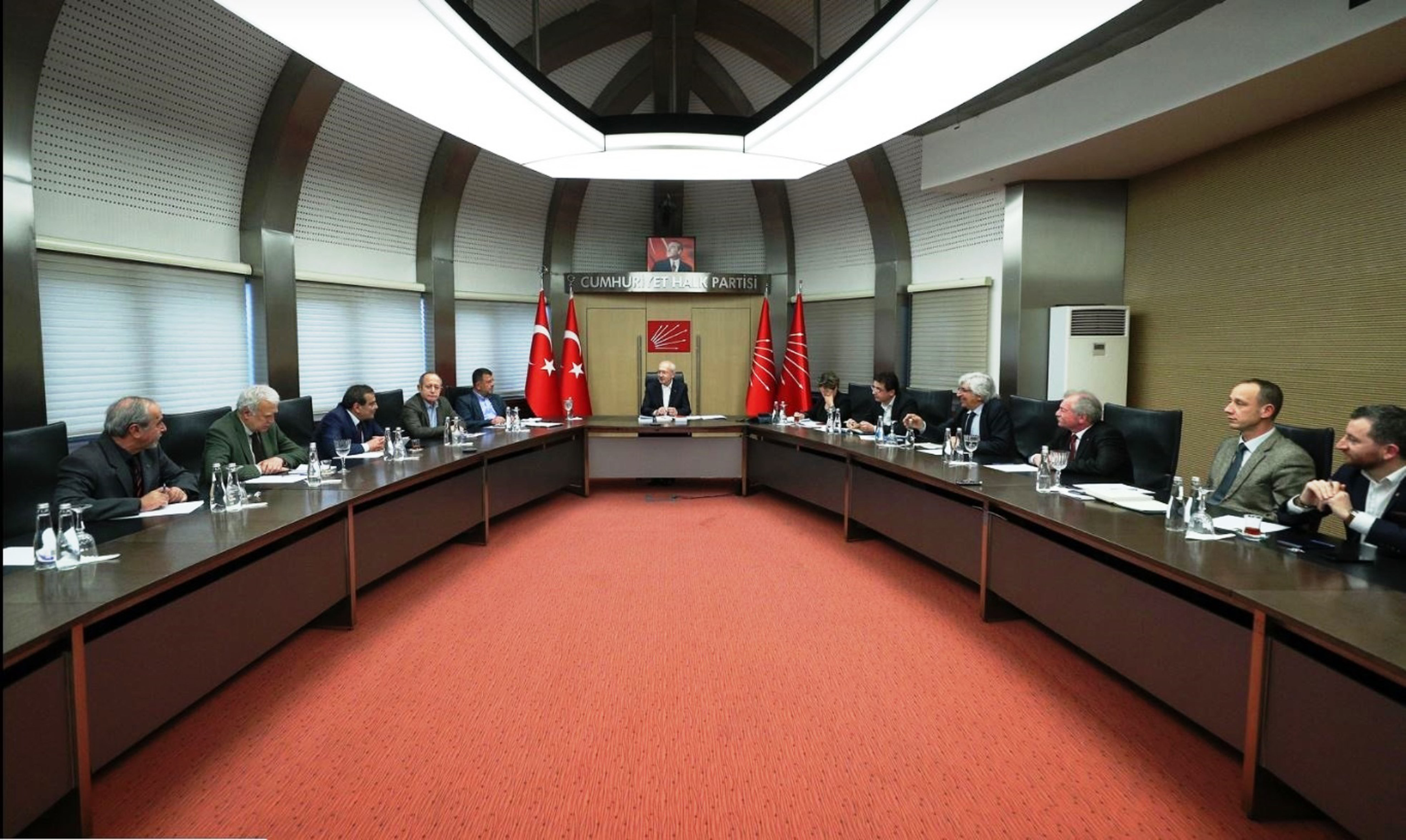 TMMOB’ye bağlı Odalar CHP Genel Başkanı Kemal KILIÇDAROĞLU ile görüştü.